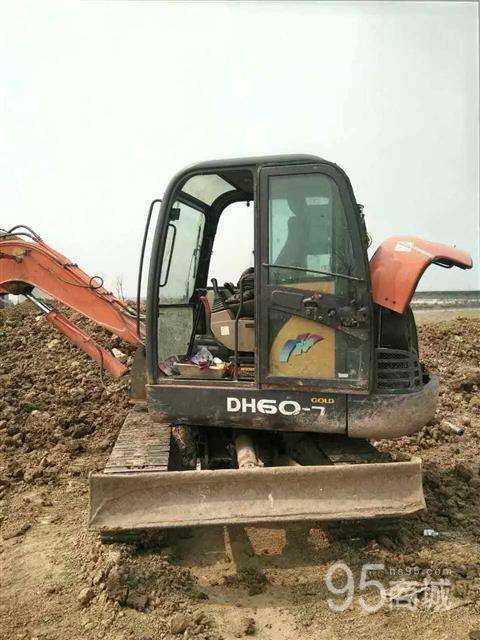 Turn dh60-7 excavator sharply