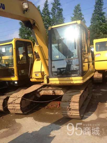Komatsu 60 second hand excavator sold in good condition and reasonable price to ensure transportation