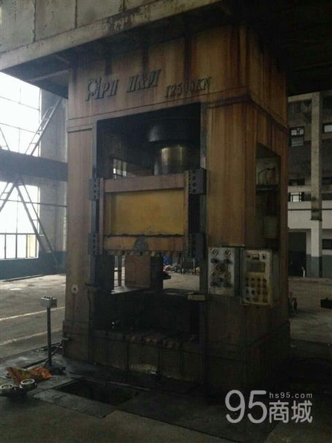 Sell 1250 hydraulic press table 1.7x1.9 dead weight of more than 80 tons