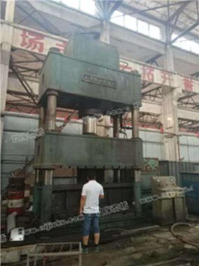 天津锻压630吨液压机 