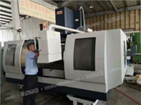 工厂转型赔本出售二手【高锋VMC1500立式加工中心】