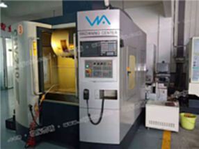 工厂转型低价处理二手三菱系统{日本进口沙迪克CHV710立式