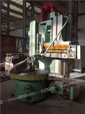 低价出租八成新{瓦机1.6米立式车床}