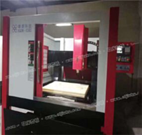 机械厂急售二手[雄群科技XQSK-1080雕铣机]